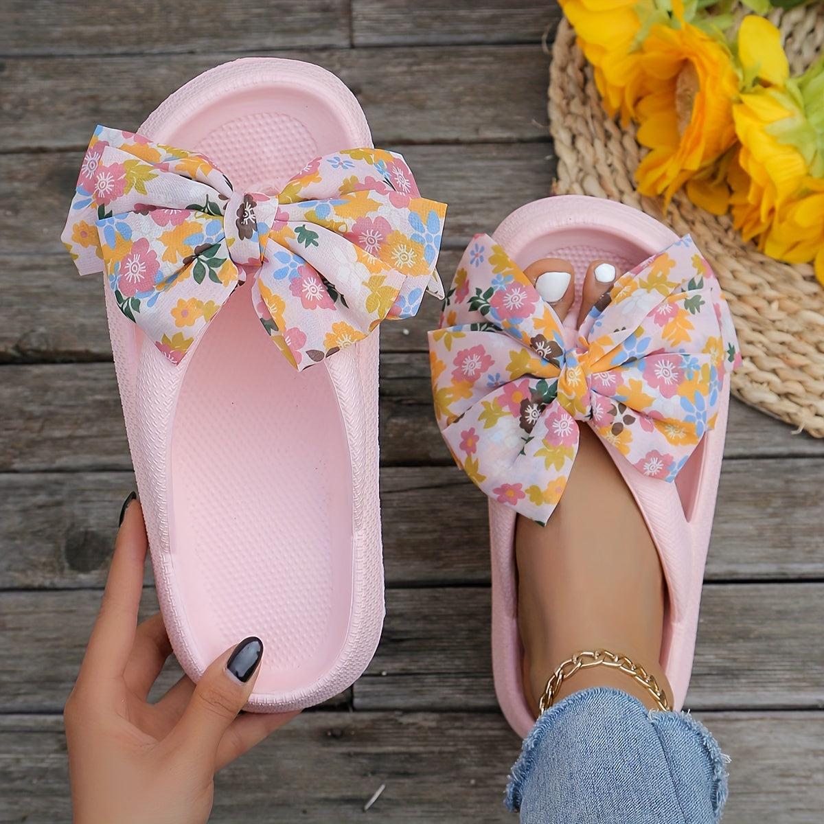 New Fashion Thick-Soled Women'S Slippers Cute Bow Casual Women'S Flip-Flops Vacation Travel Beach Cloud Slippers Plus Size Women Shoes