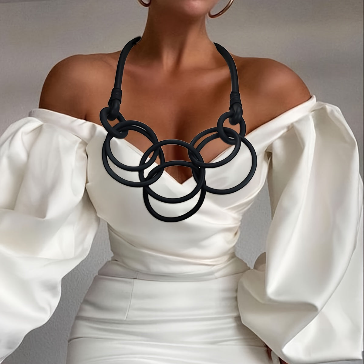 A Minimalist Circular Accessory Line-style Women's Necklace Fashion Accessory Clothing Necklace