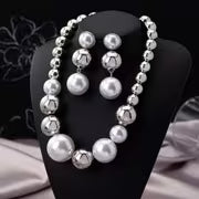 A Necklace + a Pair of Earrings Luxury Elegant Exaggerated Round Bead Women's Jewelry Set Minimalist Style — view 2