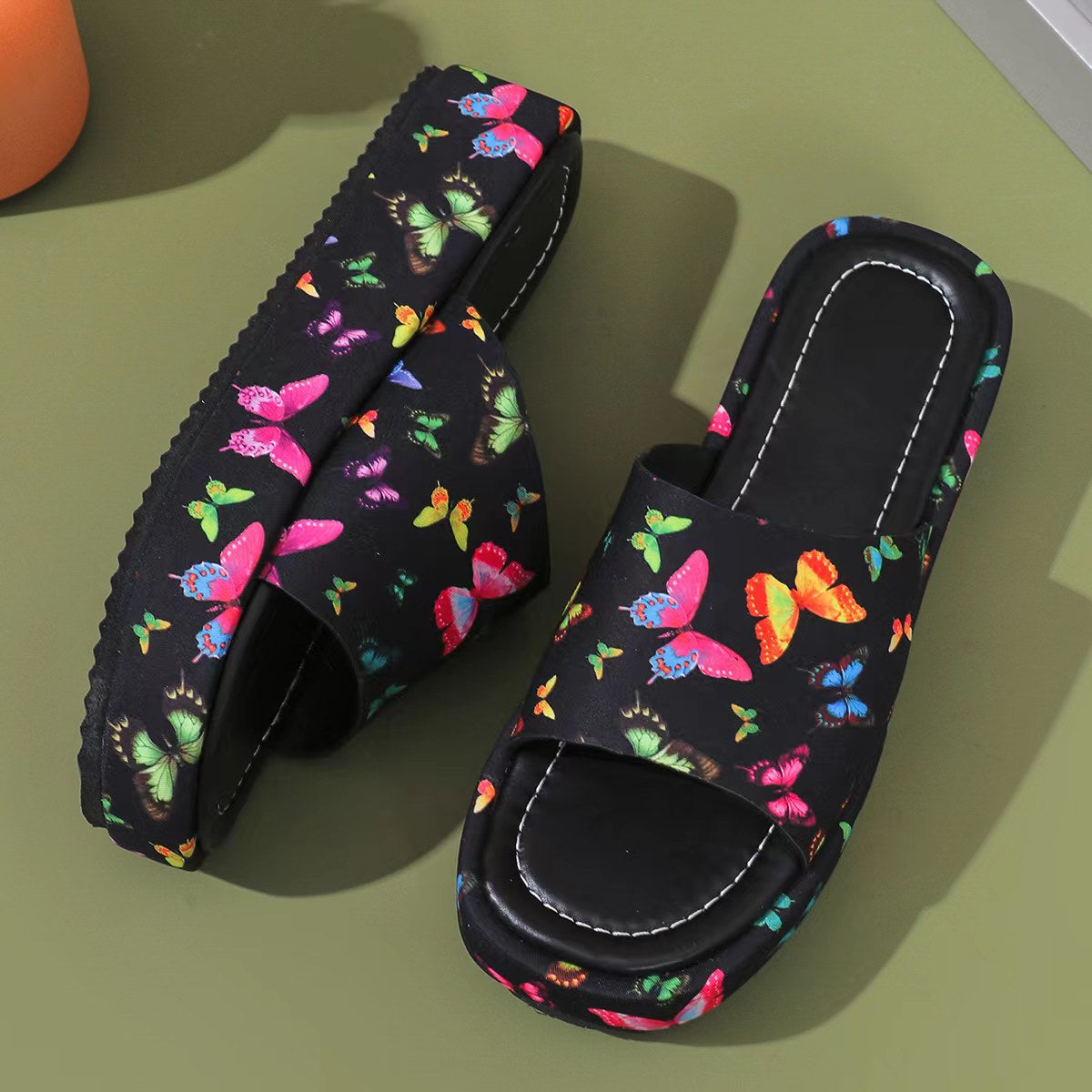 2026 Summer Plus-Size Slippers with Embroidery, New Thick-Soled Women'S Slide Sandals in European And American Style, Women Shoes