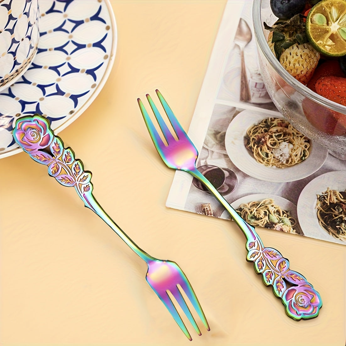 A Set of 6 Exquisite Rose-Shaped Dessert Forks, Made of High-Quality Stainless Steel, Elegant Flower-Shaped Cake Forks, Cute Utensils Suitable for Home Kitchens, Cafes, And Tea Parties
