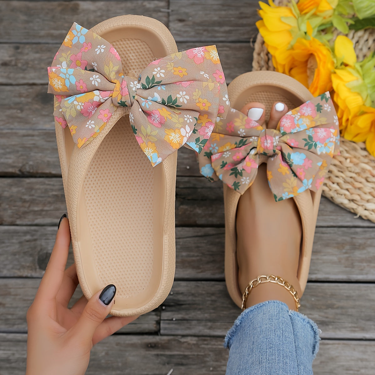 New Fashion Thick-Soled Women'S Slippers Cute Bow Casual Women'S Flip-Flops Vacation Travel Beach Cloud Slippers Plus Size Women Shoes
