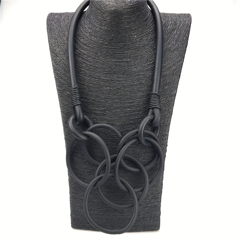 A Minimalist Circular Accessory Line-style Women's Necklace Fashion Accessory Clothing Necklace
