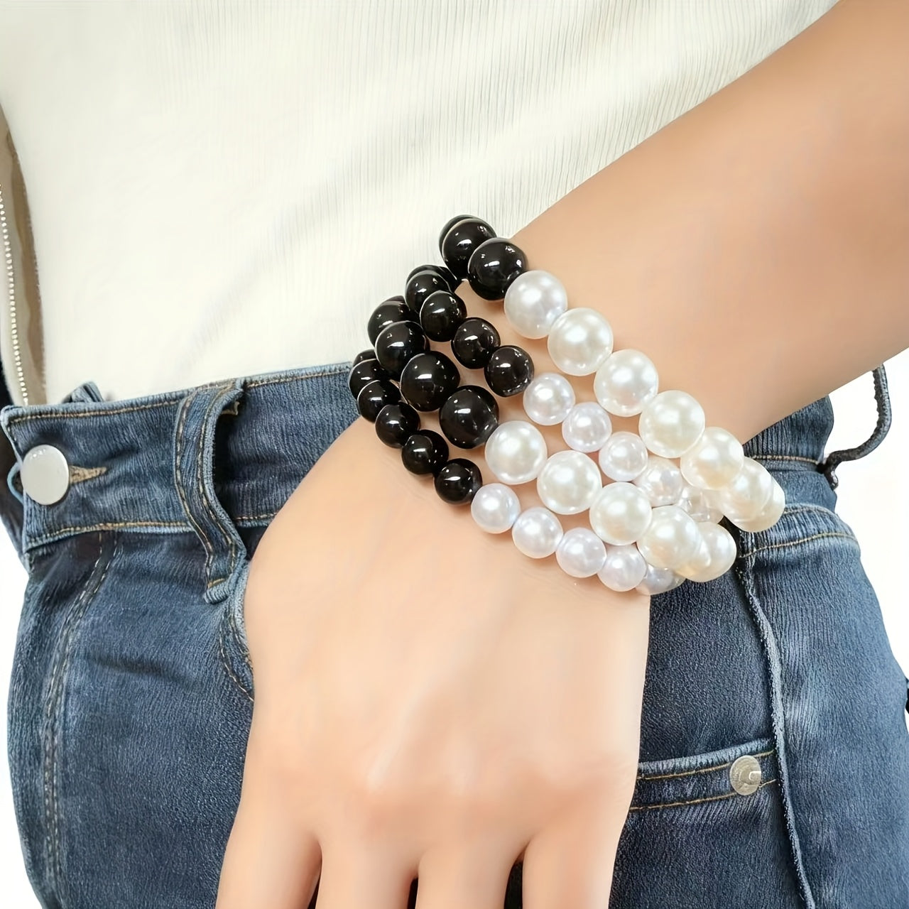 4pcs Fashion Simple Black and White Beaded Elastic Bracelets for Women's Daily Wear