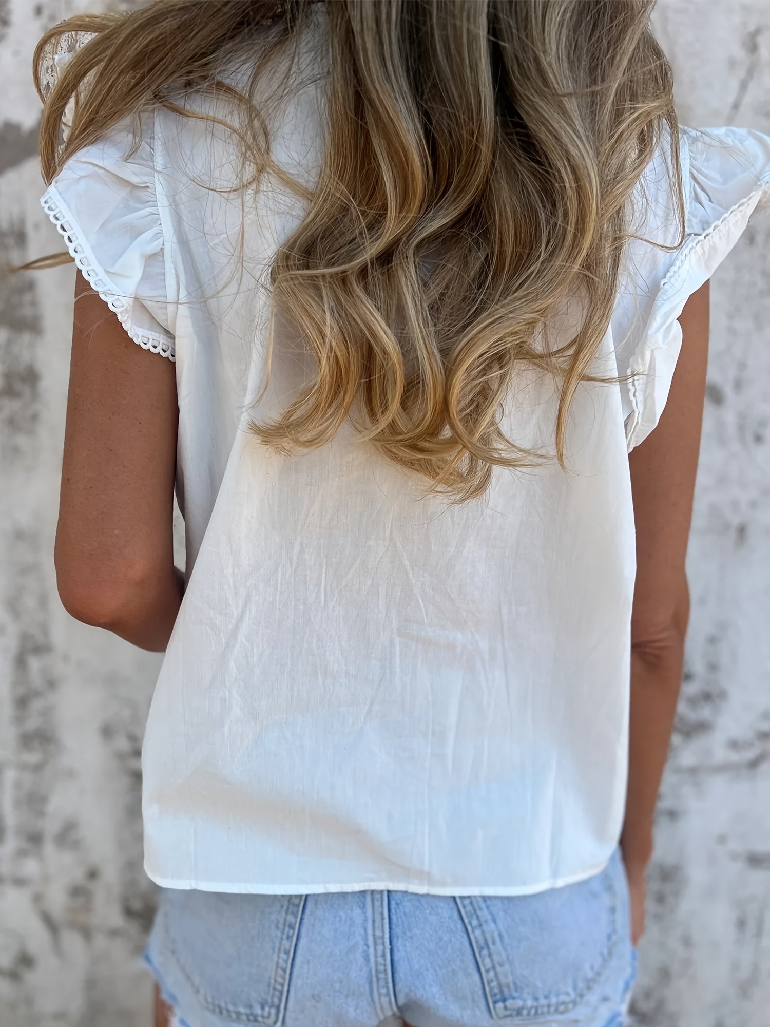 White Lace Detail Flutter Sleeve Pleated Round Neck Blouse