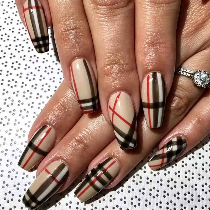 24pcs Convenient Nail Art Medium Length Ballet Khaki Base Brown Red Checkered Classic British Style Premium — view 5