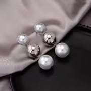 A Necklace + a Pair of Earrings Luxury Elegant Exaggerated Round Bead Women's Jewelry Set Minimalist Style — view 4