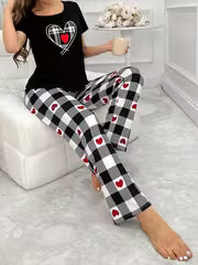 Women'S Heart Plaid Print Casual Pajama Set, Short Sleeve Round Neck Top And Pants, Comfortable Relaxed Fit — view 1